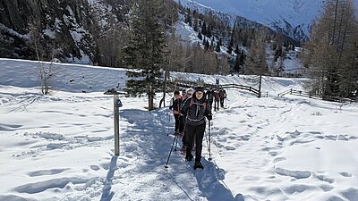 Schneeschuhwanderung der Naturfreunde in Kals