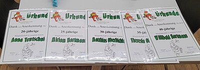 Abschlussfeier mit Präsentation, Ehrungen, Tombola und Essen