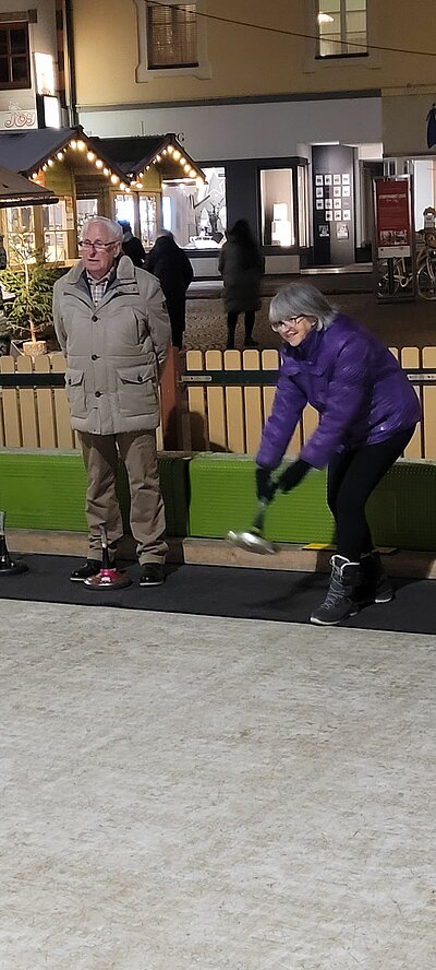 Lattlschießen am Adventmarkt Lienz