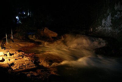 16. Seniorenwanderung der Naturfreunde 2022 - Groppensteinschlucht Obervellach bei Nacht