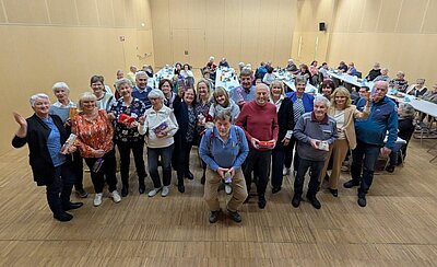 Abschlussfeier mit Präsentation, Ehrungen, Tombola und Essen