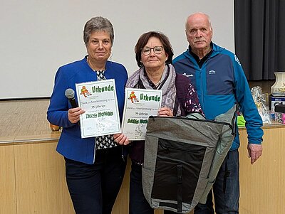 Abschlussfeier mit Präsentation, Ehrungen, Tombola und Essen