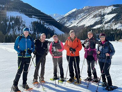 Schneeschuhwanderung der Naturfreunde in Obertilliach