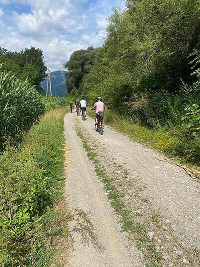 Radlfahren und Grillen der Naturfreunde