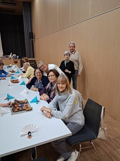 Abschlussfeier mit Präsentation, Ehrungen, Tombola und Essen