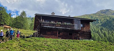 Randwanderung der Naturfreunde - HIRSCHBÜHEL-BLINDISALM-ALPE STALLE