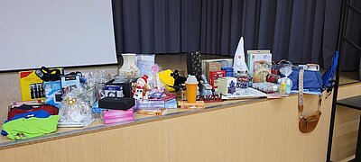 Abschlussfeier mit Präsentation, Ehrungen, Tombola und Essen