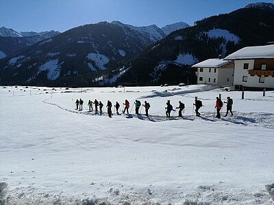 Schneeschuhwanderung der Naturfreunde in Obertilliach