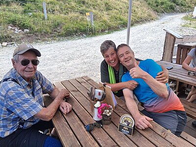 Randwanderung der Naturfreunde - HIRSCHBÜHEL-BLINDISALM-ALPE STALLE