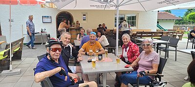 Radlfahren und Grillen der Naturfreunde