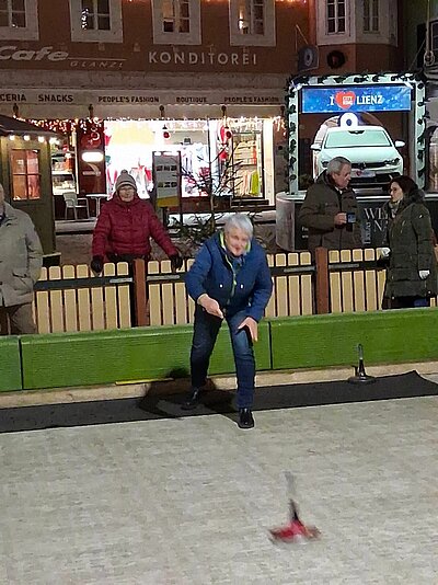 Lattlschießen am Adventmarkt Lienz