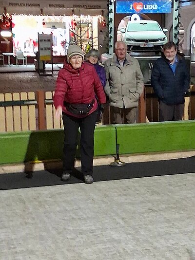 Lattlschießen am Adventmarkt Lienz