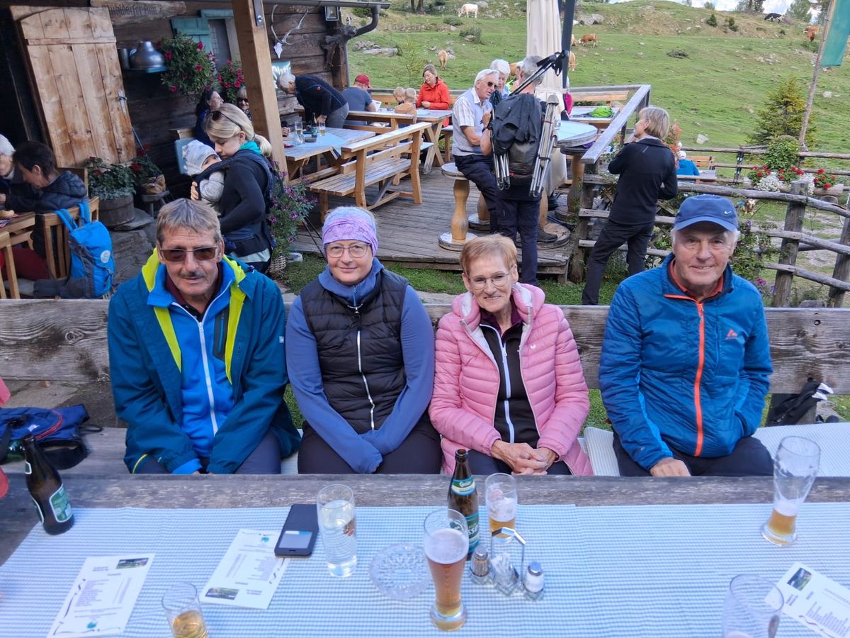 Wanderung der Naturfreunde - Kreuzeckbahn mit Klinghütte - Mühldorfer Alm